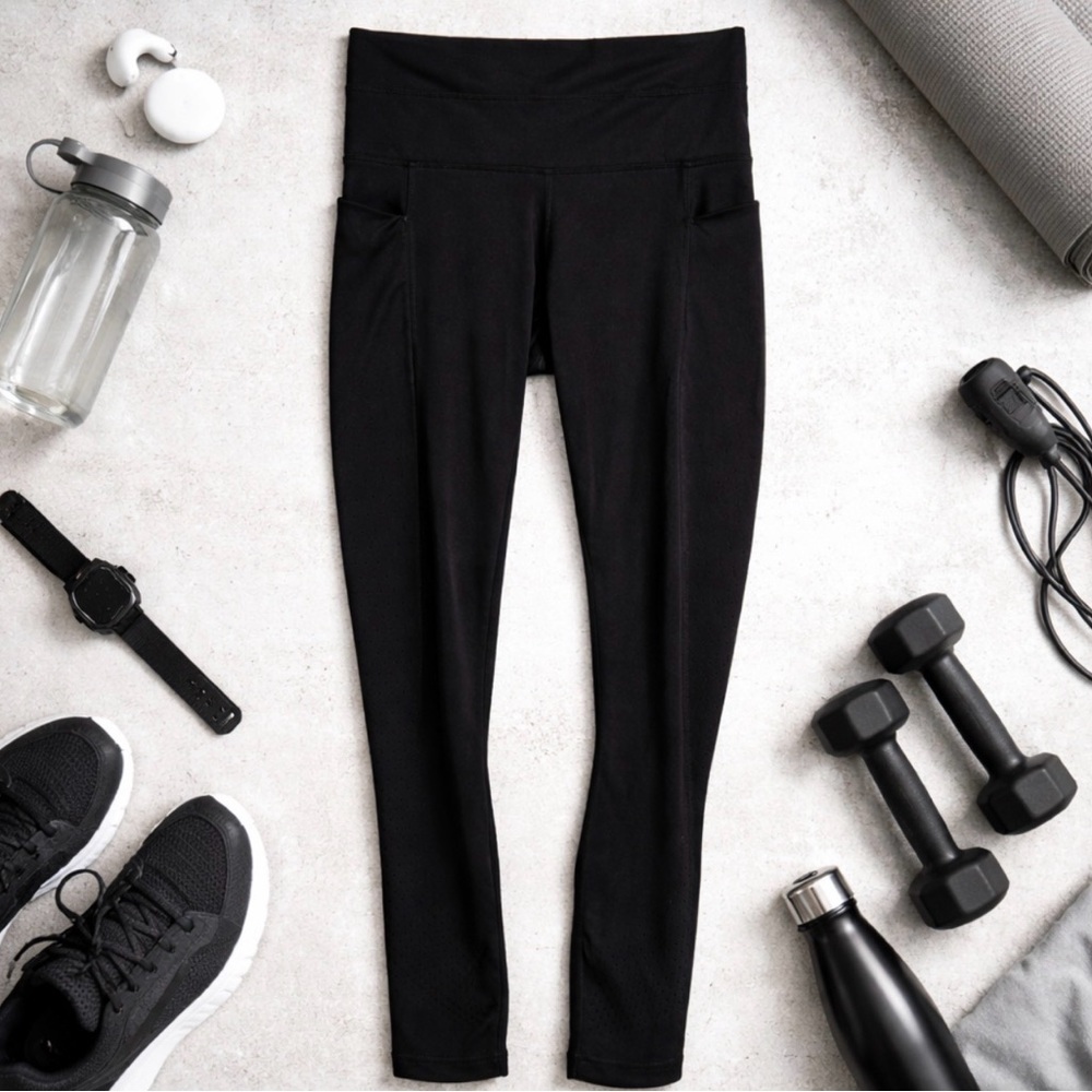 Athleta Black Pockets Yoga Pants Leggings Size Small 305922 Side Dots